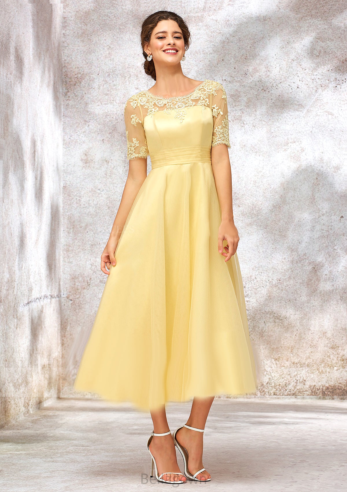 Short Sleeve A-line/Princess Tulle Bateau Bridesmaid Dresses With Lace Appliqued Deborah DNP0025351