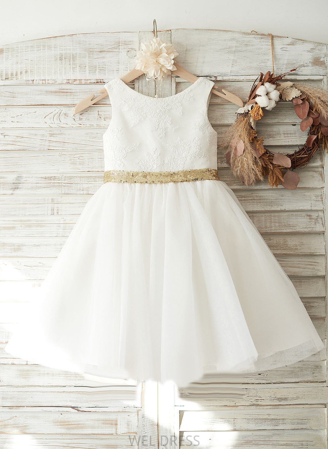 Tulle/Lace/Sequined Back Alyvia Girl Bow(s)/V Sleeveless Dress - A-Line Knee-length Neck Scoop With Flower Flower Girl Dresses