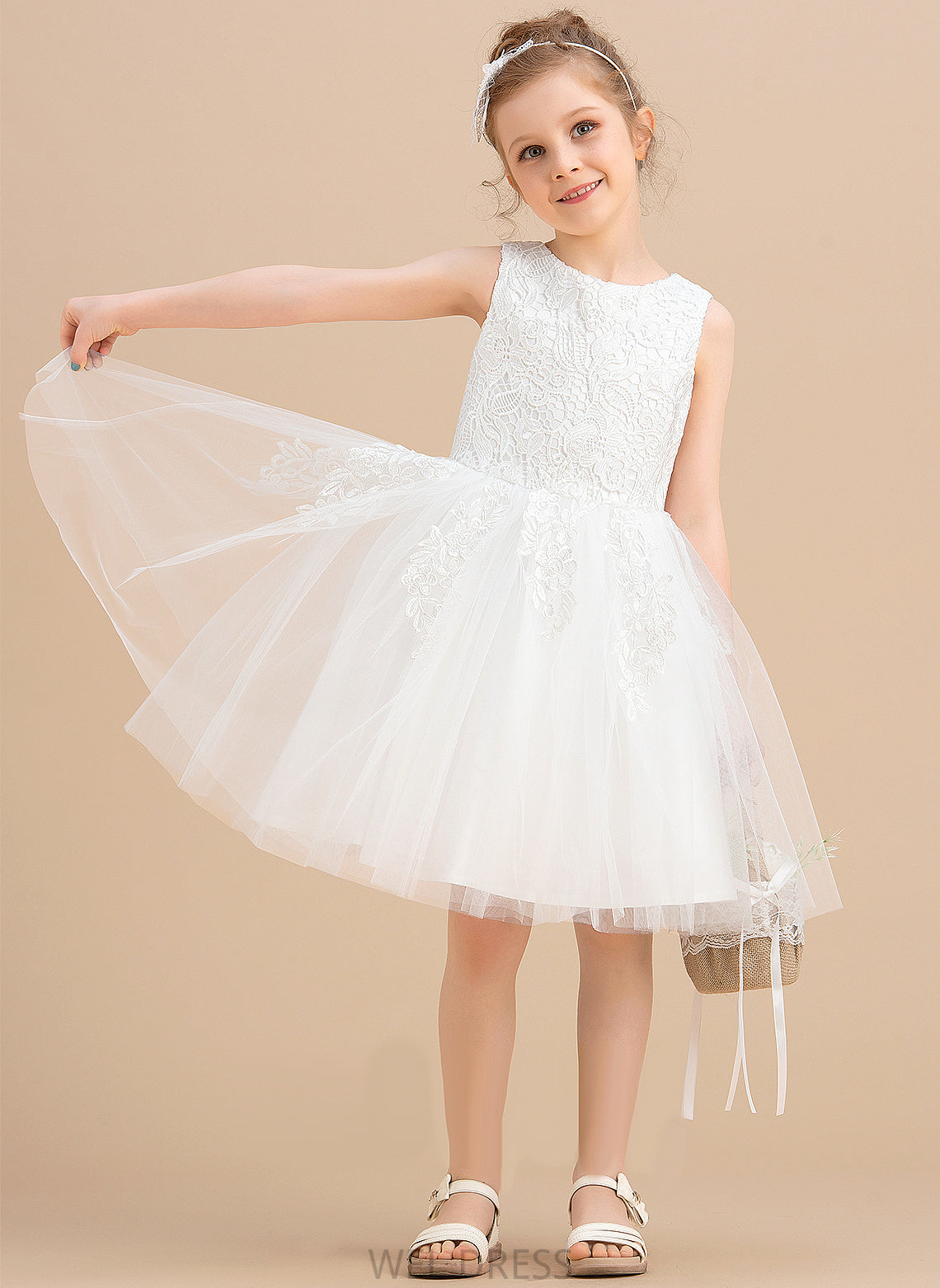 A-Line Angeline Flower Scoop Knee-length Flower Girl Dresses Girl Dress With Lace/Bow(s) Sleeveless Neck Tulle/Lace -