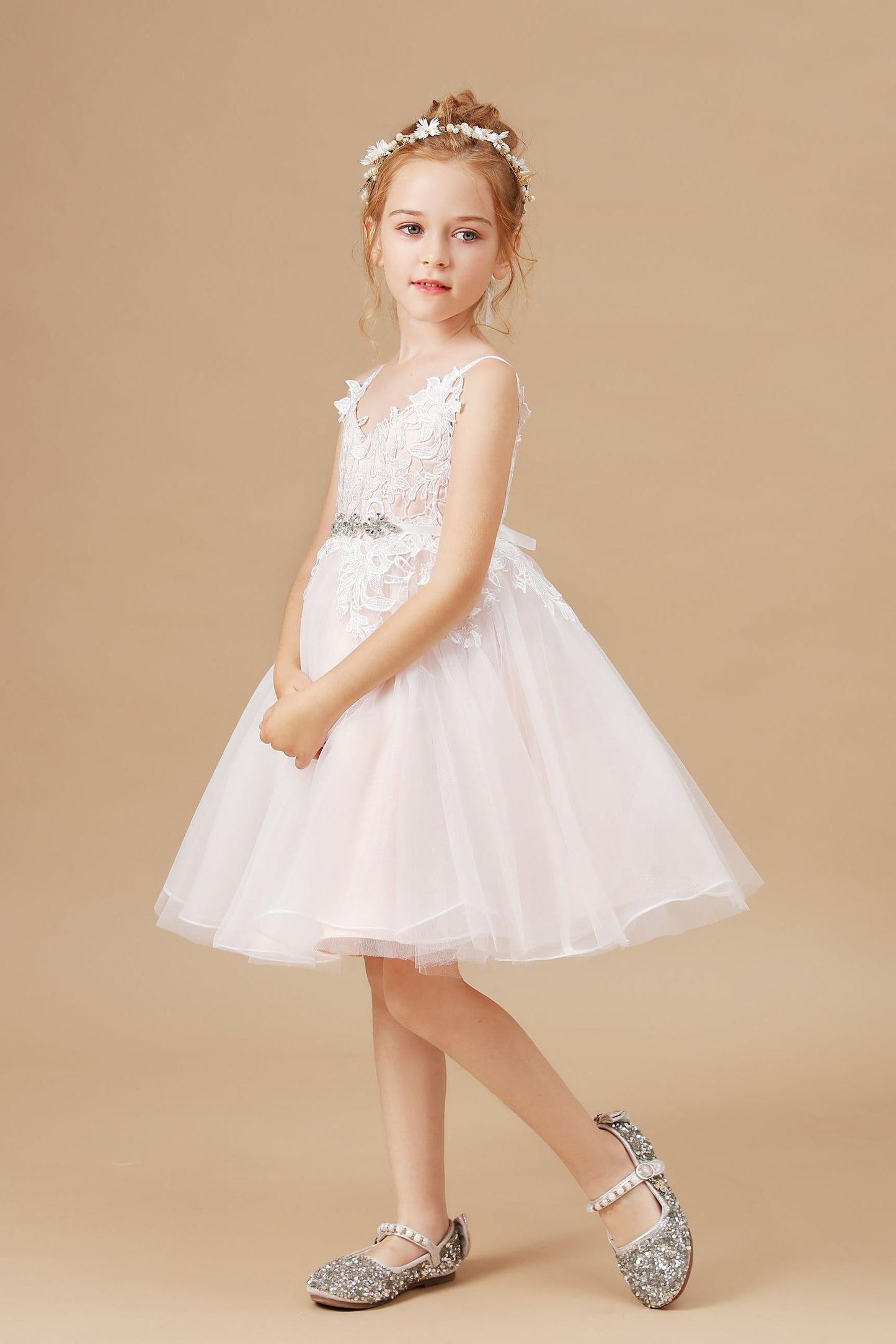 Halter-top V-neck Appliques Tulle Flower Girl Dresses with Sash