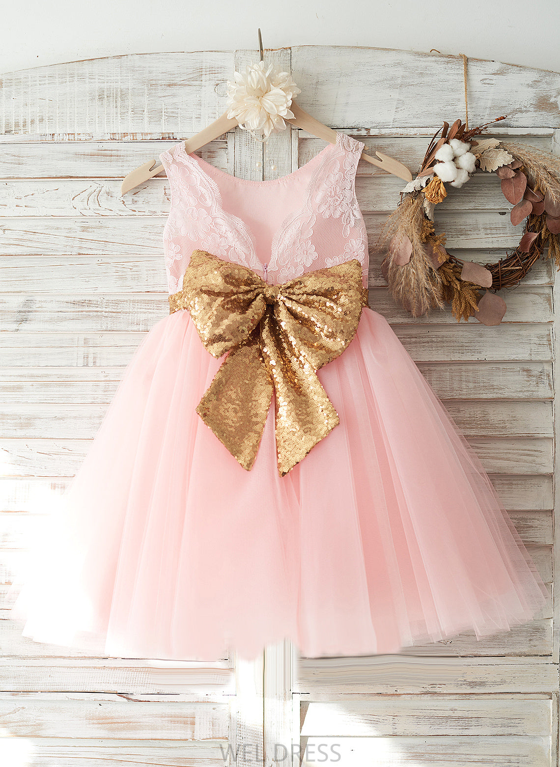 Tulle/Lace/Sequined Back Alyvia Girl Bow(s)/V Sleeveless Dress - A-Line Knee-length Neck Scoop With Flower Flower Girl Dresses